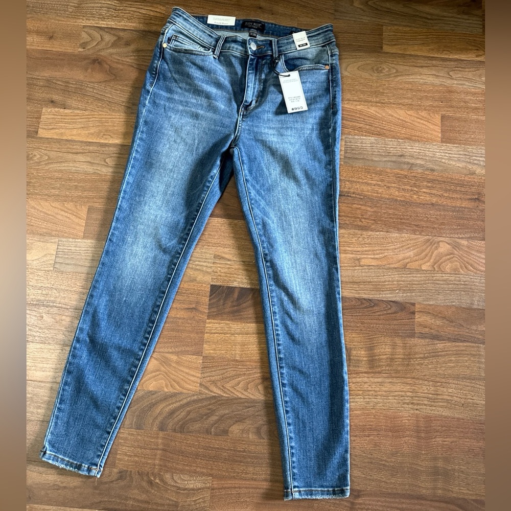 Judy Blue Jean Mid Rise Skinny Jean Medium Wash Size 11/30